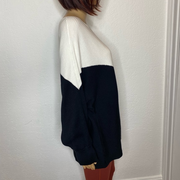 🆕 Vince Camuto Asymmetrical Color Block Cuffed Sleeve Crew Neck Sweater Size L - Picture 5 of 11